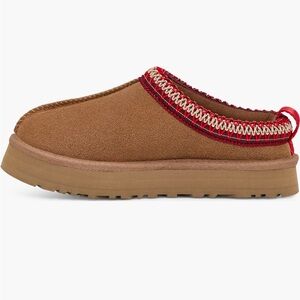 Girl Ugg slippers size 2